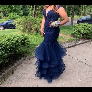 Beautiful prom dress :)